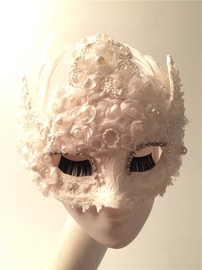 Beauty Makeup Ball White Feath - Beauty Halloween Makeup ulasan dan harga