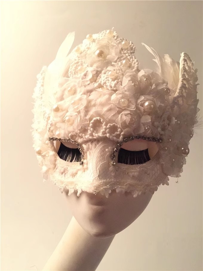 Beauty Makeup Ball White Feath - Beauty Halloween Makeup ulasan dan harga